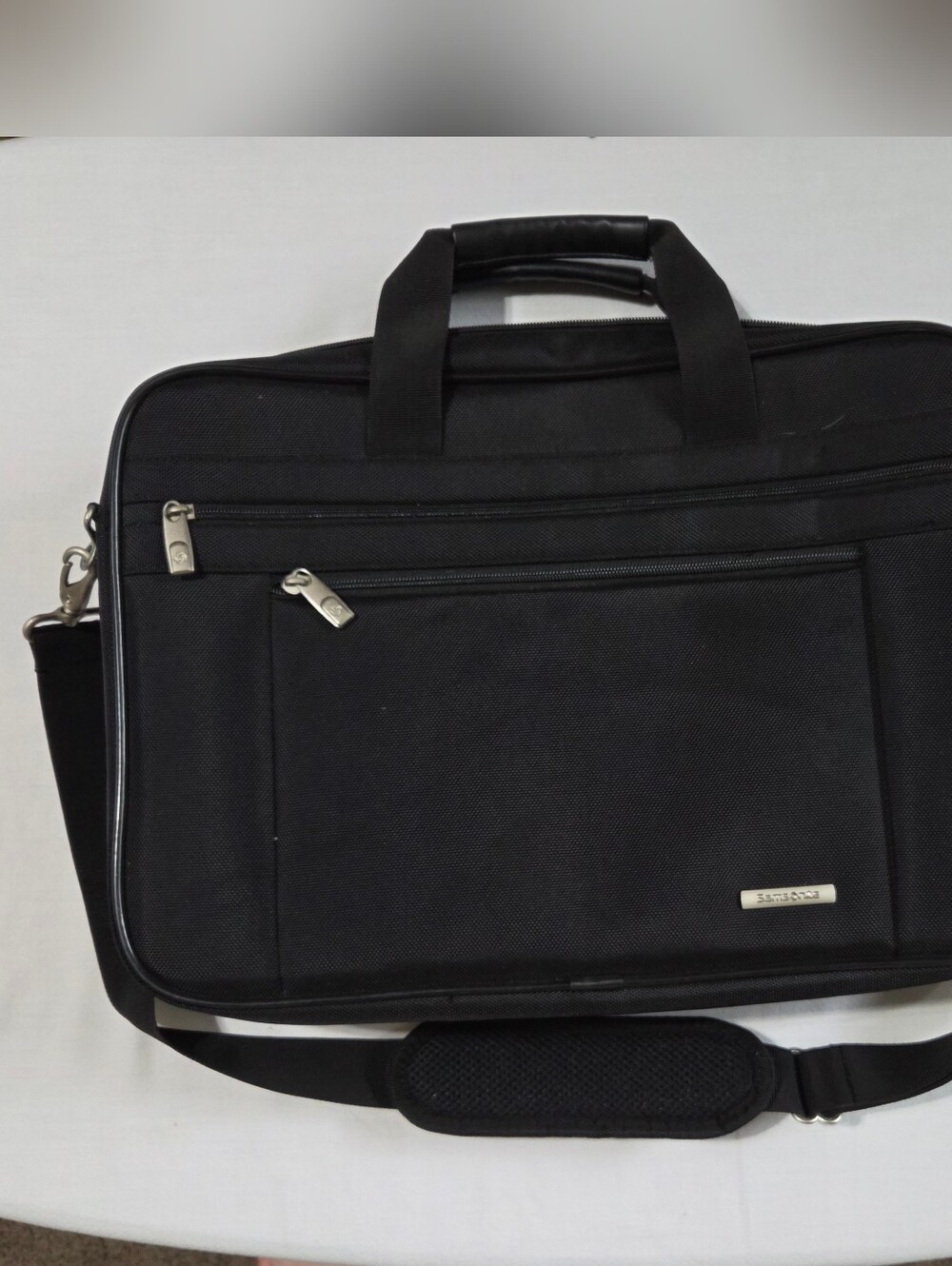Samsonite Black Laptop Briefcase with Shoulder Strap